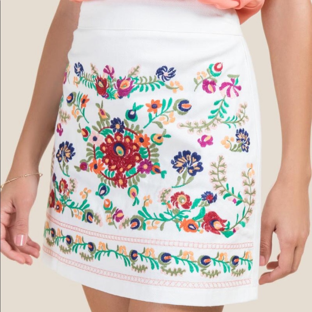 Francesca’s embroidered white skirt